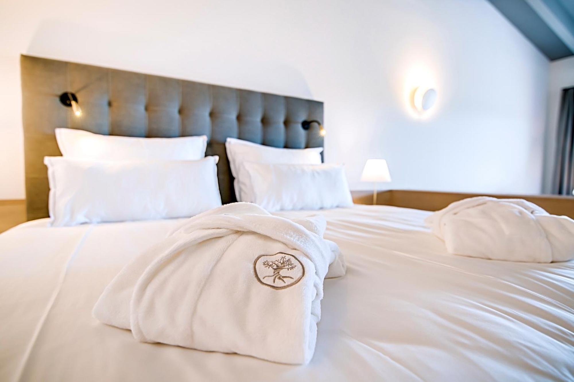Carrossa Hotel & Spa Arta Ngoại thất bức ảnh